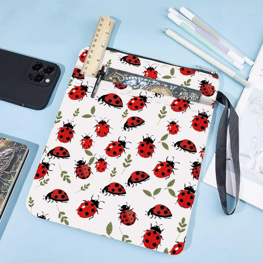 Waschbare Buchhülle aus Stoff mit Reißverschluss und extra Ärmel im Marienkäfer-Design, Mehrfarbig - Bild 4