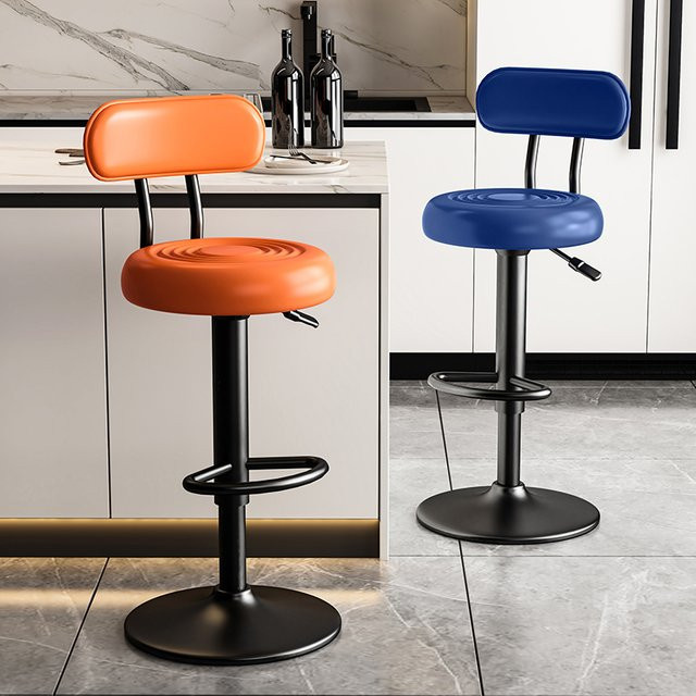 Moderner drehbarer Barstuhl im nordischen Design von DUTRIEUX mit Metallgestell in Matt-Optik - Bild 1