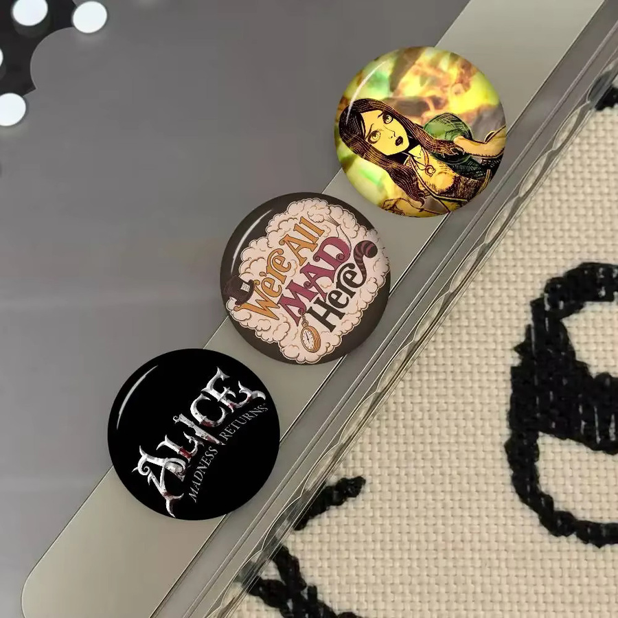 Broschen Game A-Alice Madness Returns, Cartoon-Tiere - Bild 2