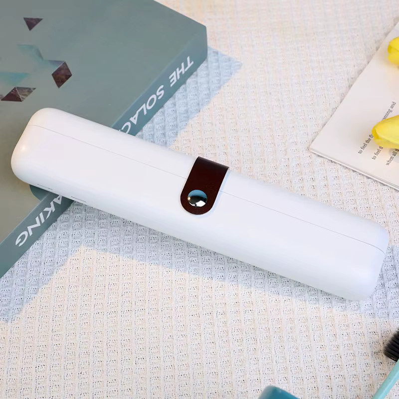 VOSOCO Tragbare UV-C-LED Zahnbürsten- und Bestecksterilisatorbox mit Reiseetui in Weiß - Bild 2