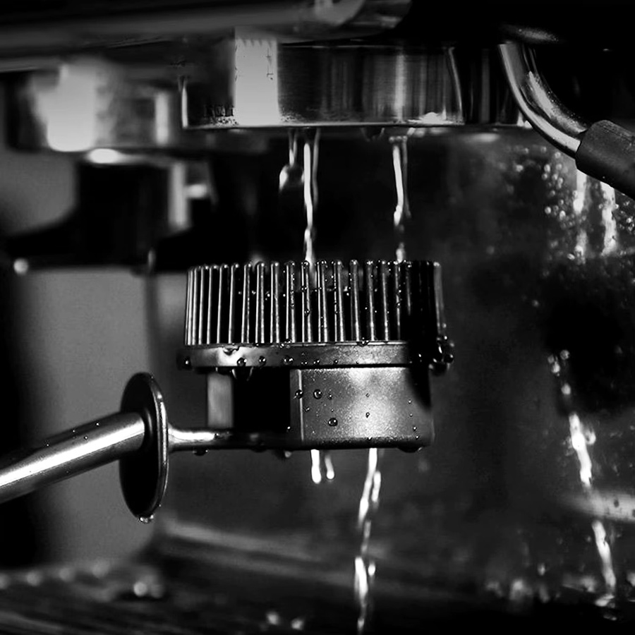 OANKR Kaffeemaschinen-Reinigungsbürste für 51/58mm Brühgruppen in Schwarz - Bild 5