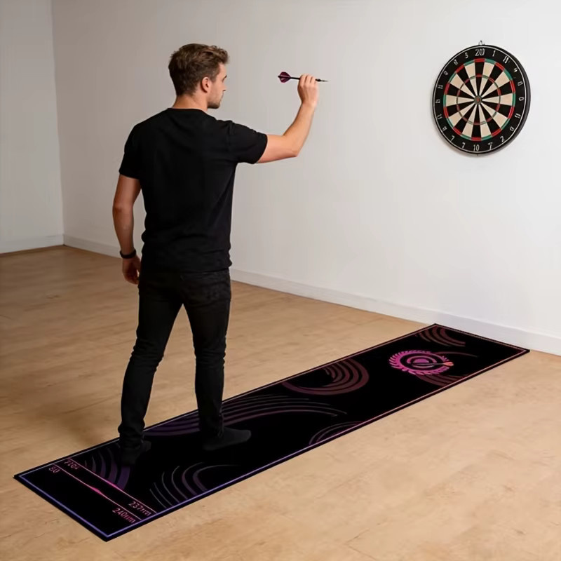 VIKAMA Professionelle Dart-Matte in Schwarz mit Wurflinie als rutschfeste Bodenschutzmatte für Indoor-Spielzimmer und Bar-Dekoration - Bild 2