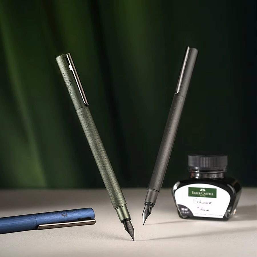 Faber-Castell Neo Slim Füllfederhalter aus gebürstetem Metall in Grau mit Geschenkbox - Bild 2