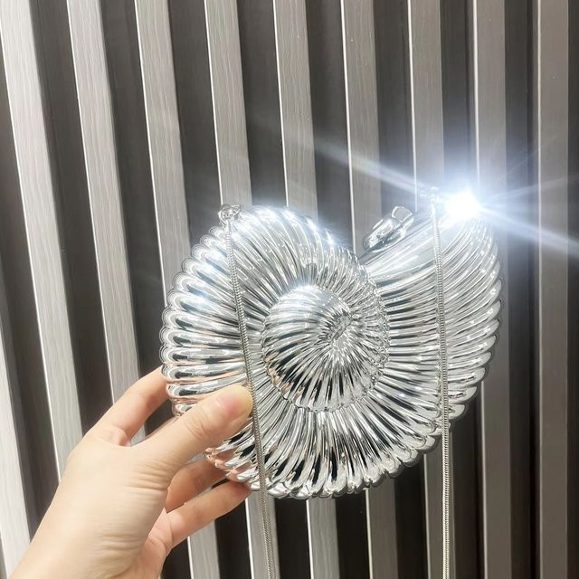 Clutch aus Acryl, Silber, Dancing Engine, Unisex - Bild 1