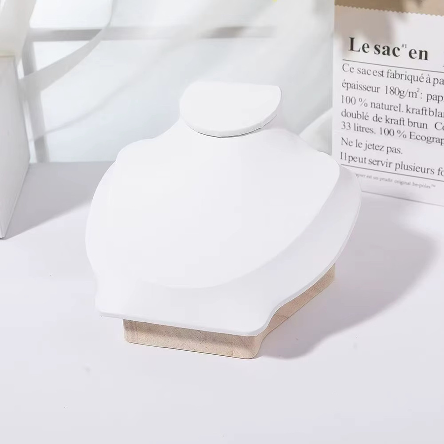 Halsketten-Präsentationsrahmen in Beige für Schmuck und Anhänger als Porträtmodell-Display - Bild 3