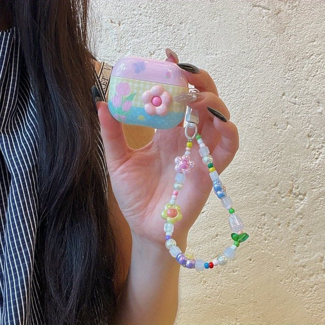 Apple AirPods 3 und 4 Schutzhülle Sanftes Mädchen mit dreidimensionaler Tulpe in Multicolour - Bild 1