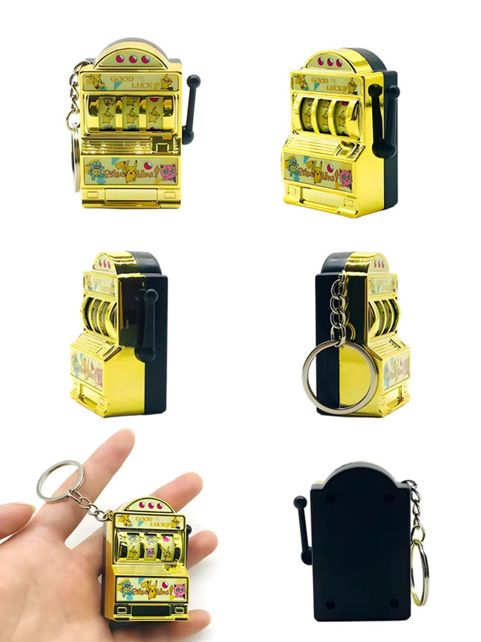 TAKARA TOMY Pokémon Mini Shake Machine Pikachu Schlüsselanhänger, Gelb - Bild 2