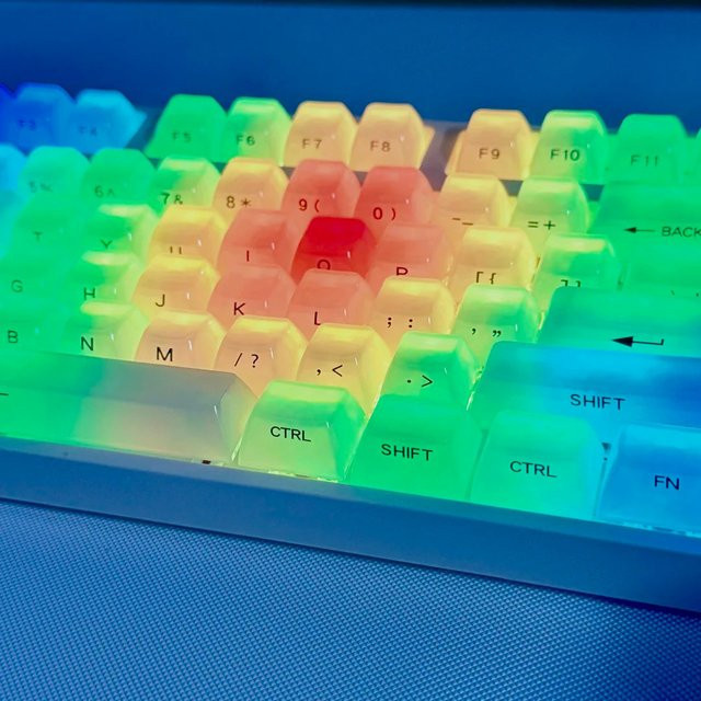 FSWHBY Transparente Kristall-Tastenkappen aus PC im OEM-Profil, Cremeweiß, 115 Tasten mit Seitendruck für mechanische MX-Schalter-Tastaturen und RGB-Hintergrundbeleuchtung - Bild 1