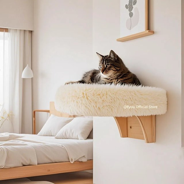 Wandmontierter Katzenbereich aus Holz in Gelb mit mattem Finish als Katzenmöbel und Winter-Katzenliege - Bild 1