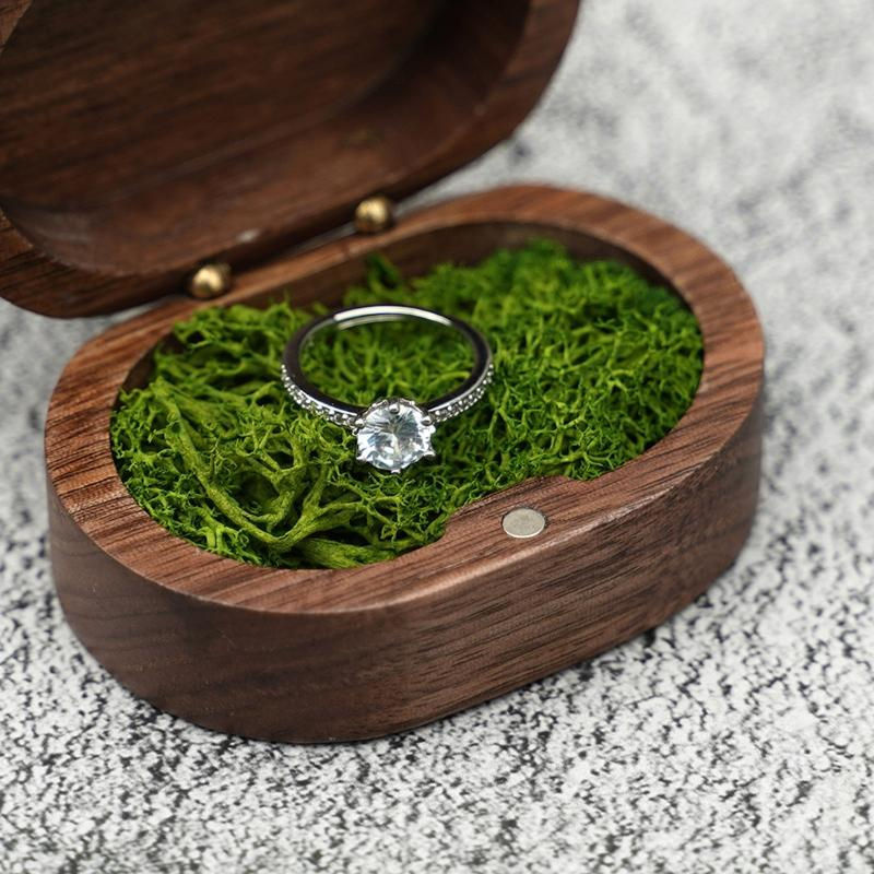 Wucifang Jewelry Verlobungsringbox aus Schwarznuss-Massivholz, ovaler Ringorganisator in Schwarz und Braun für Hochzeit und Heiratsantrag - Bild 5