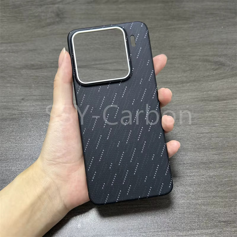 Echte Carbon-Hülle für Xiaomi 15 und Xiaomi 15 Pro mit Kevlar und MagSafe in Grün, luxuriöse ultra-leichte und ultra-dünne Carbonfaser Schutzhülle - Bild 2