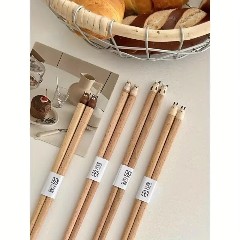 Handgeschnitzte Essstäbchen aus Buchenholz in Form von Shiba-Bär, Kaninchen oder Katze, Farbe Braun, Matt - Bild 2