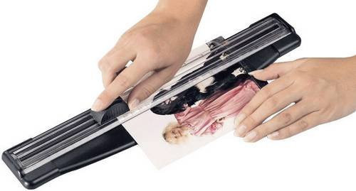 Hama ProCut 310 Papier-Trimmer in Schwarz und Transparent mit gehärteter Stahlklinge - Bild 1