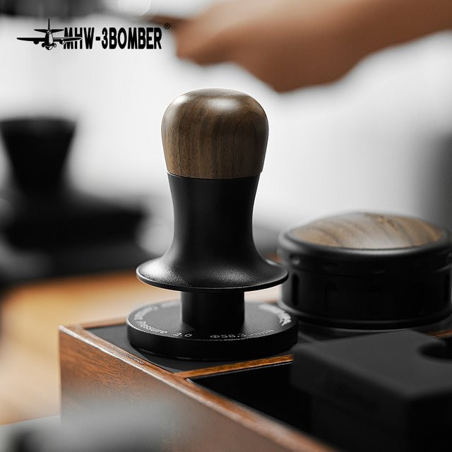MHW-3BOMBER Flash Tamper 2.0 Espresso-Nivellierer und Kaffee-Verteiler mit 30lbs Feedback für Barista und Heim-Kaffee-Zubehör - Bild 1