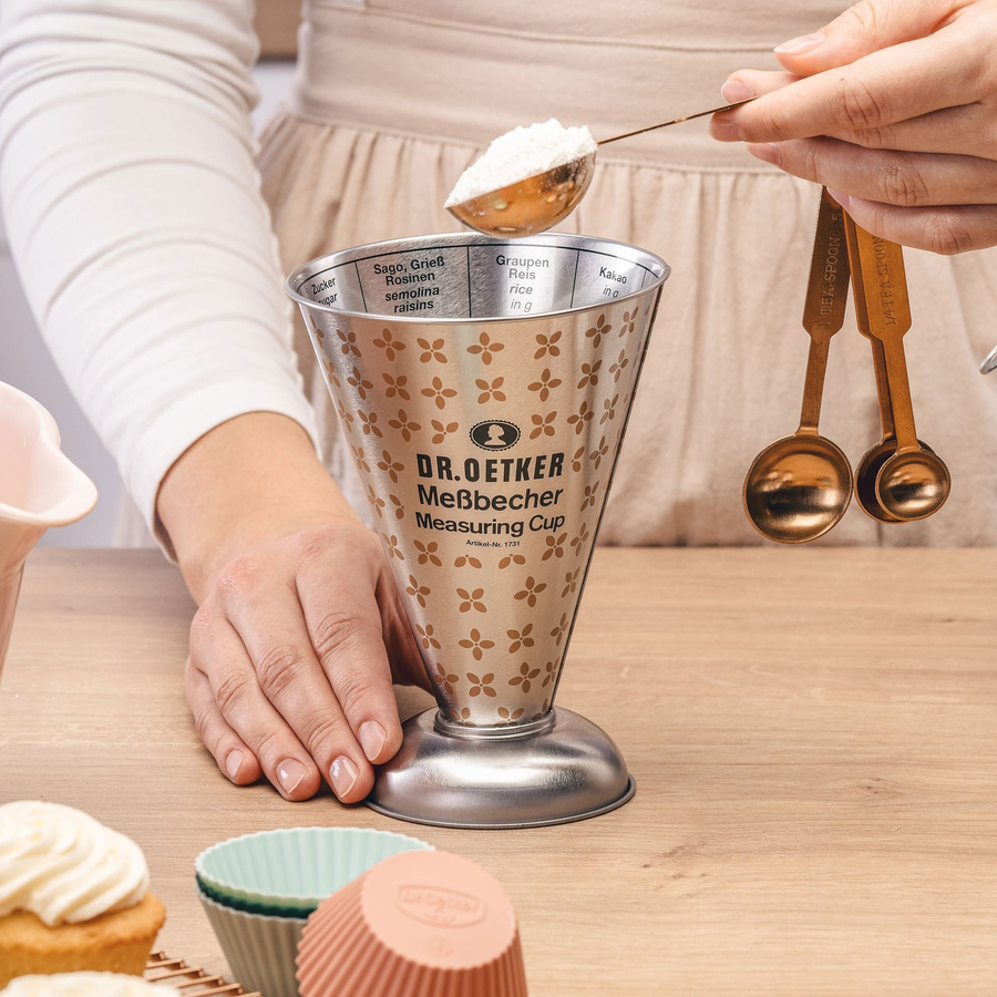 Dr. Oetker Messbecher Oster Manufaktur Vintage in Silber mit aufgedruckter Skala - Bild 2