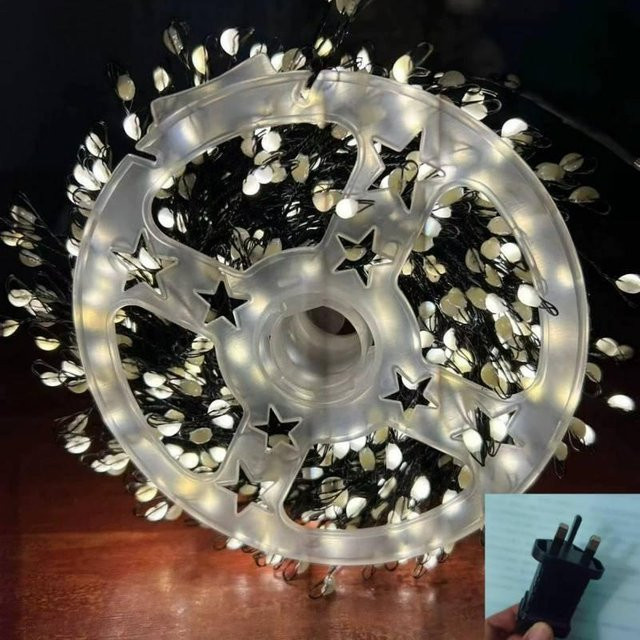 DewBloom LED-Weihnachtsknallkörper-Lichterkette mit Fernbedienung aus Kupferdraht in Weiß für Innen- und Außenbereich (IP65) - Bild 1