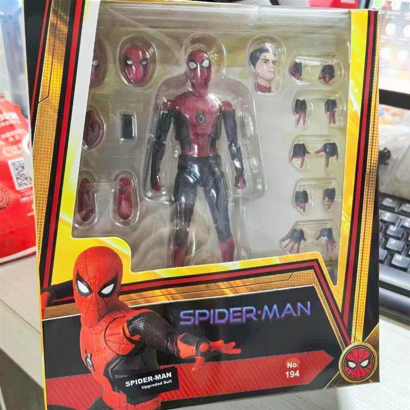 Mafex Marvel Spider-Man Far From Home Actionfigur, Rot-Schwarz, Action-Sammelfigur - Bild 2