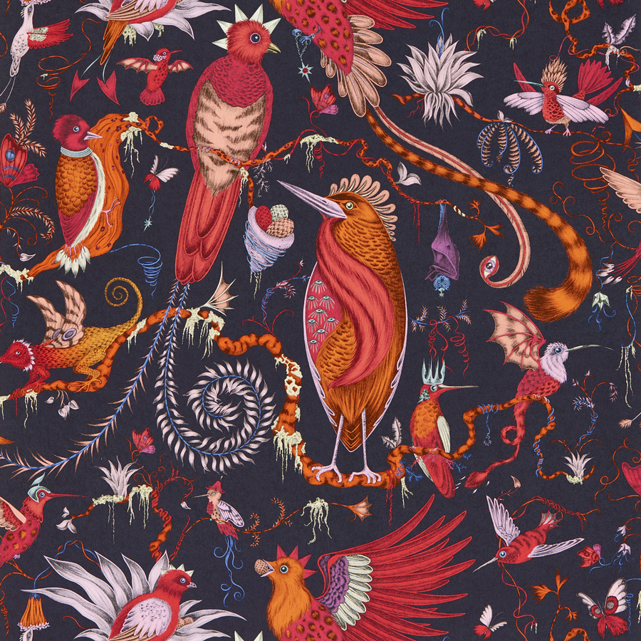 Clarke & Clarke Tapete Quetzal in Violett mit floralem Art Nouveau Design und Tiermotiven - Bild 1