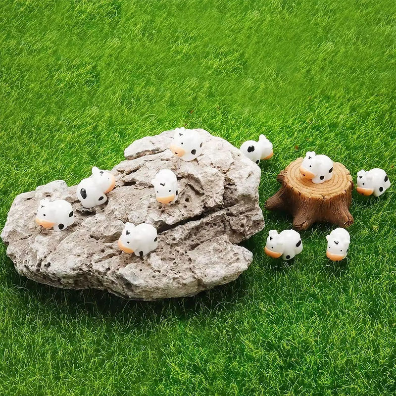 Mini Kuh Figuren aus Kunstharz in Weiß für DIY Handwerk und Garten Dekoration - Bild 2