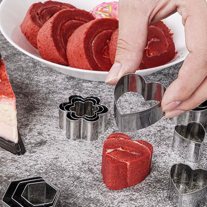 XINCHEN Cookie Cutter Set aus Edelstahl mit Aufbewahrungsbox, Geometrie und Herz-Formen für Linzer Kekse und DIY Gebäck-Dekoration, Silber - Bild 5