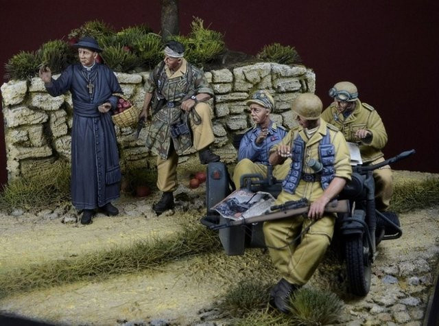 JIJIE Italienische Fallschirmjäger und zivile, Modellbausatz, 5-teiliges Set, Maßstab 1:35 - Bild 1