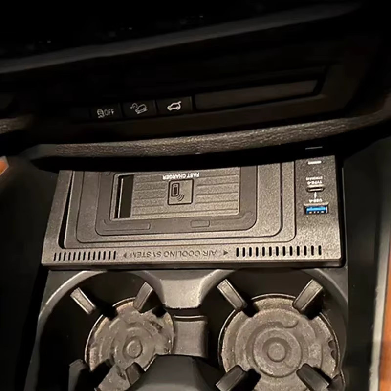 Carinway 15W Wireless Auto-Ladegerät für BMW X5 F15 und X6 F16, Handy-Ladepad in Schwarz - Bild 2