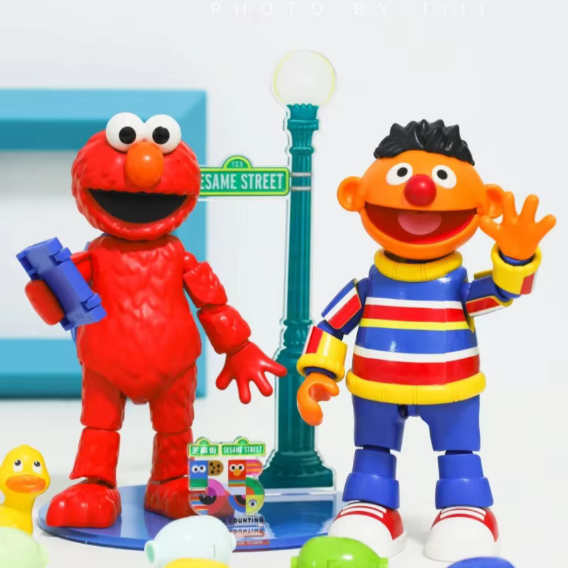 BLOKEES Sesamstraße Bausteine Set mit Big Bird, Cookie Monster, Bert und Ernie als bewegliche Figuren in Mehrfarbig - Bild 2