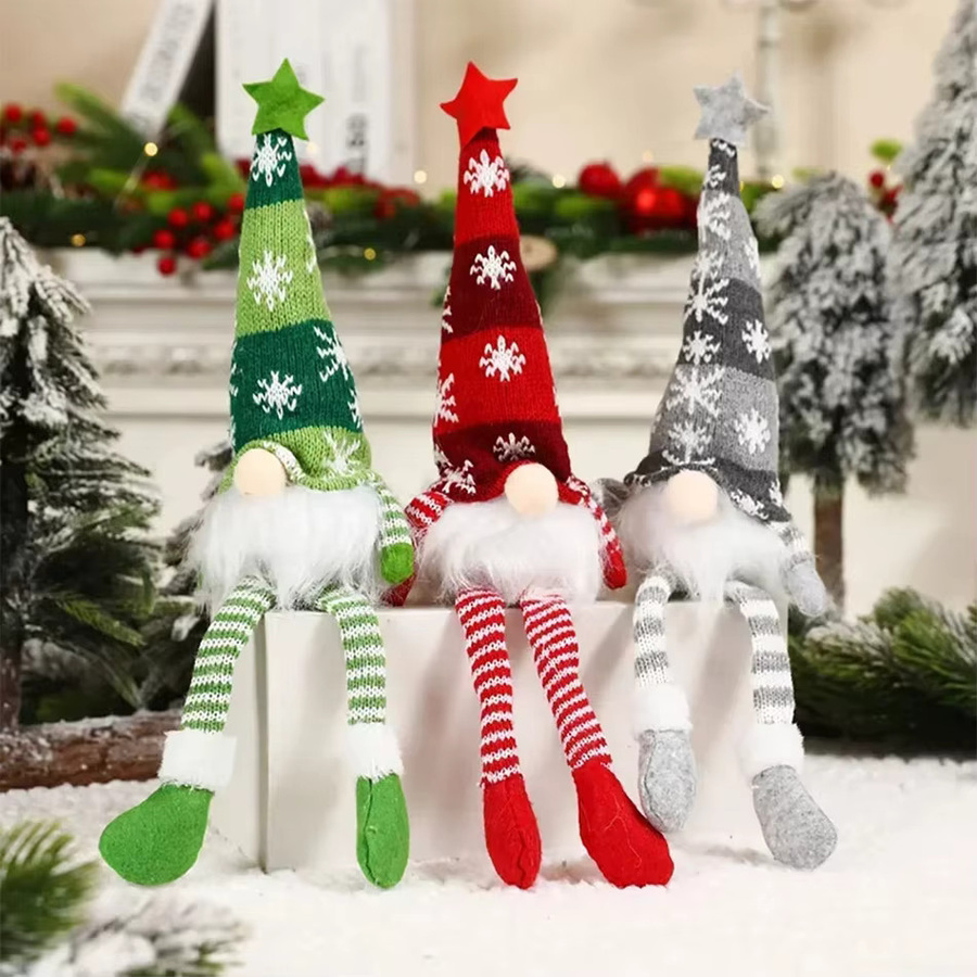 Weihnachts-Wichtel als LED-Anhänger aus Plüsch und Strick in Multicolour - Bild 2