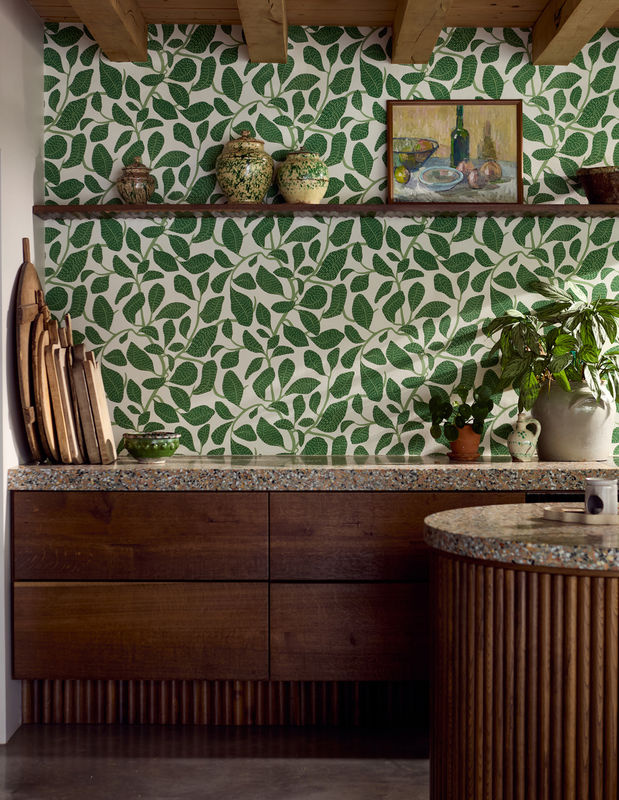 Scion Tapete Sweet Bay Forest in Grün mit botanischem Naturmotiv und floralem Mid-Century Design als Vlies-Tapete - Bild 2