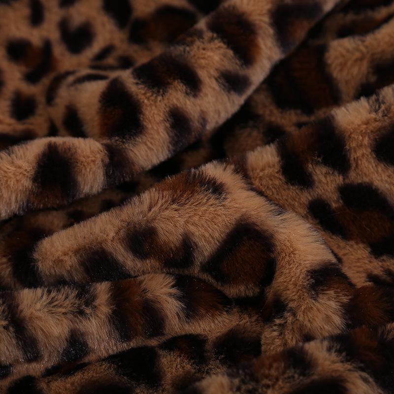 FebEr Winterdecke mit Leopardenmuster aus Baumwolle und Polyester, B/B: 130 x 160 cm - Bild 3