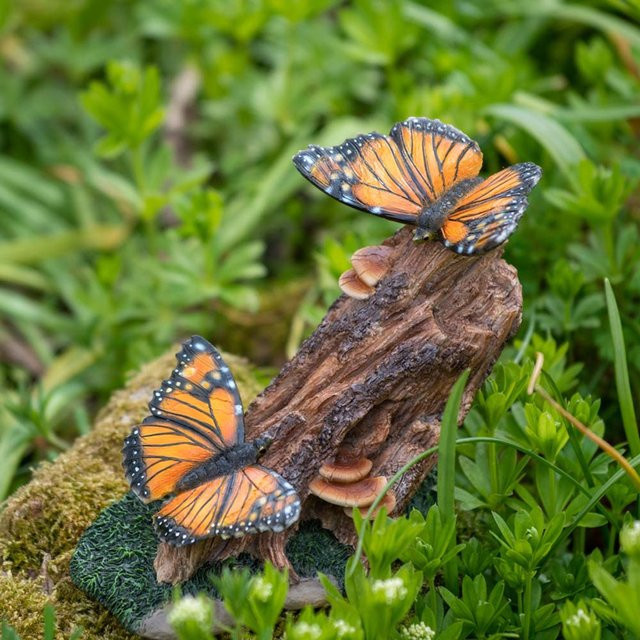 Monarchfalter Figur aus Polystone von HotAnt in Braun und Orange - Bild 1