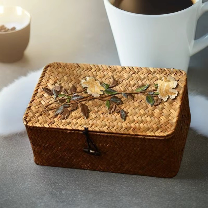Handgewebte Aufbewahrungsbox aus Seegras mit Deckel in Gelb als vielseitiger Organizer für dein Make-up oder Regale - Bild 2