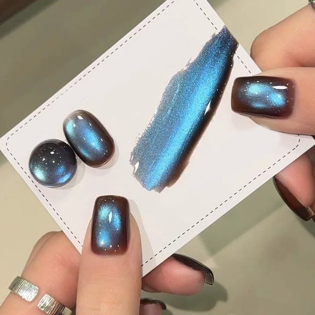 MIANEL Katzenauge-Gel-Nagellack, Himmelblau, 10 ml, glänzend - Bild 1