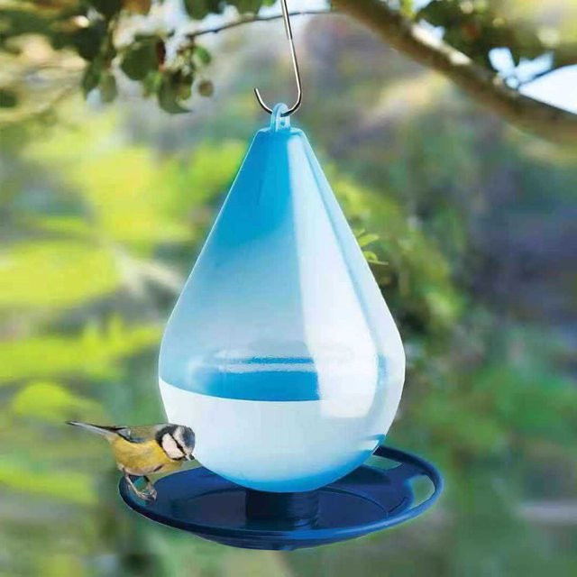 Hängender Wasser-Futterspender für Vögel als Vogeltränke für den Garten und die Vogelzucht - Bild 1