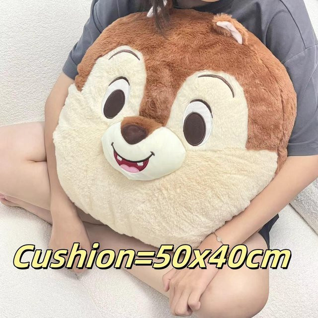 Chip und Dale Plüschkissen von Binchi Fitness in Braun als runde Kopfstütze und Dekoration - Bild 1