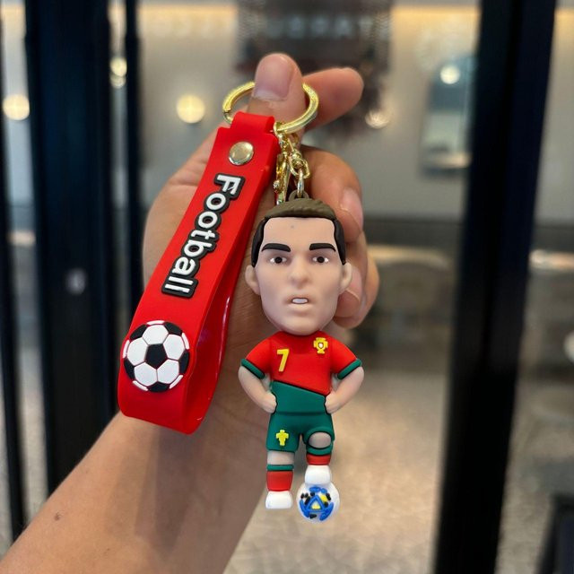 Schlüsselanhänger CR7 Fußball, rot, Unisex - Bild 1