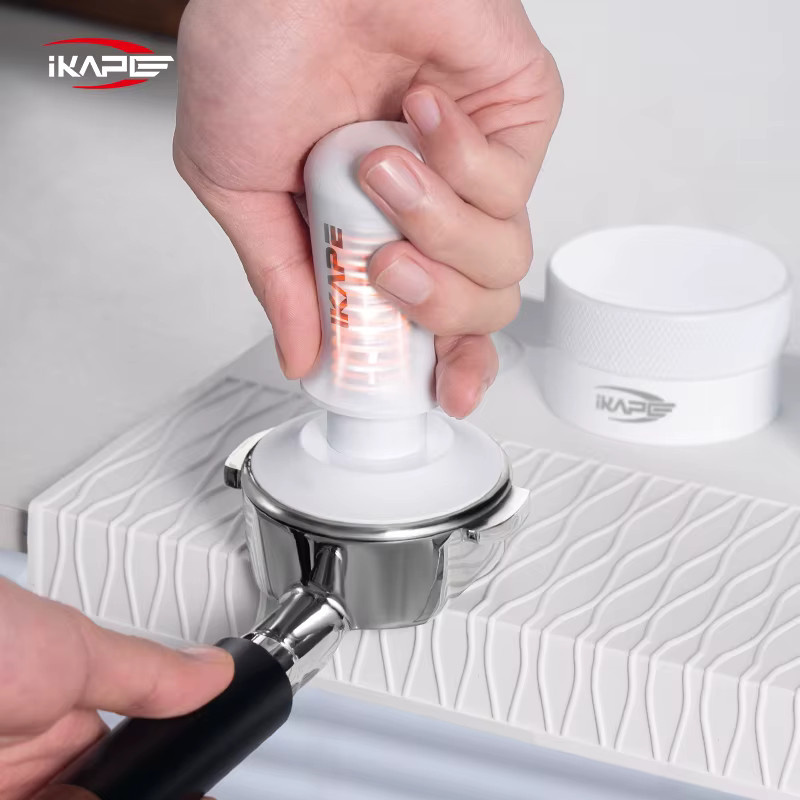 IKAPE Espresso Normcore Tamper aus Edelstahl mit kalibrierter Feder in Silber oder Weiß - Bild 2