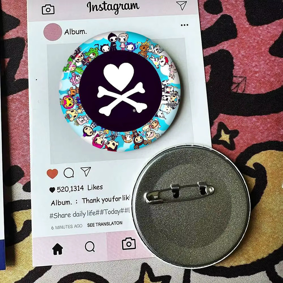 Kayou Brosche, Gnarpy auf einem Skateboard, Button-Pin - Bild 4
