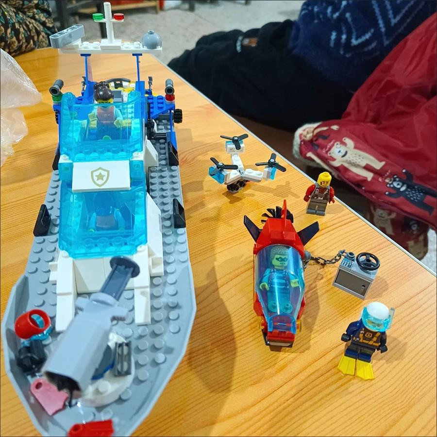 MagicMonkey City Polizei Hai U-Boot Bausteine 276-teiliges Set - Bild 4
