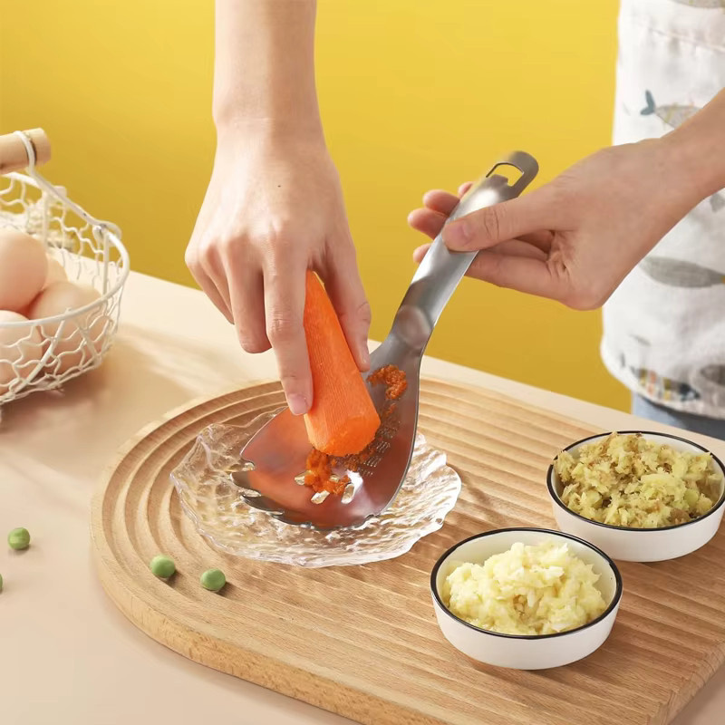 JYN Multifunktions-Reibe aus Edelstahl in Silber als Knoblauch-Ingwer-Reibe, Gemüsezerkleinerer und Eiweißseparator - Bild 2