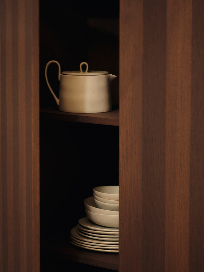 Ferm Living Flow Teekanne aus Keramik in Weiß - Bild 2