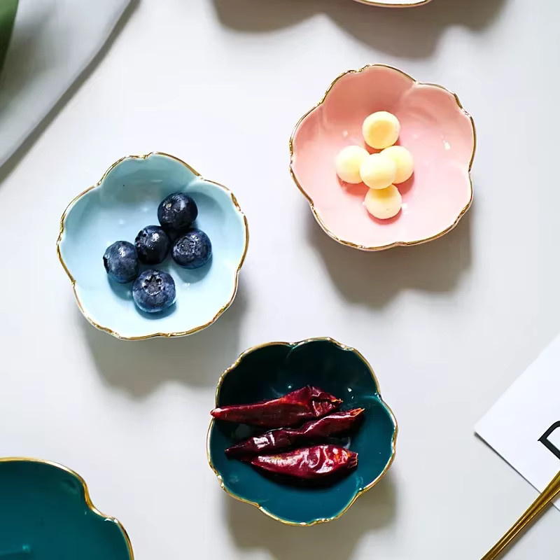 Japanische Sakura Keramikschale mit Kirschblüten-Design in Weiß für Soßen und Beilagen - Bild 2