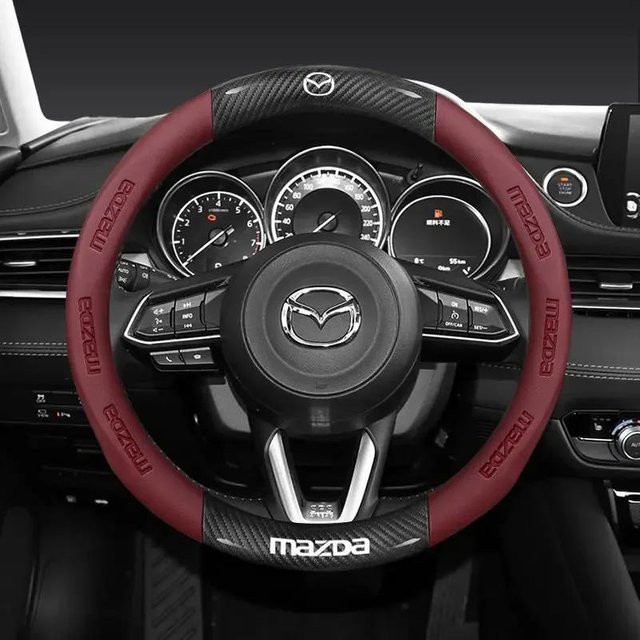 AAEU1 Lenkradabdeckung aus Carbonfaser und Leder für Mazda 2 3 5 6 CX-5 CX-30 CX-8 CX-9 BT-50 in Weinrot - Bild 1