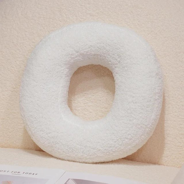 Yiran Health & Beauty Plüschbuchstabenkissen in Weiß für Sofa und Bett - Bild 1