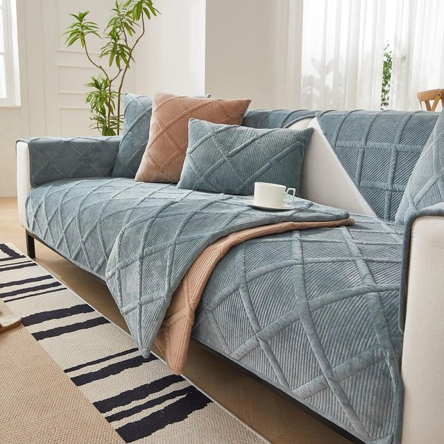 Rutschfester Sofabezug aus weichem Plüsch in Blau von A Family Of Home Textiles, Breite: 110 cm, Tiefe: 210 cm - Bild 1