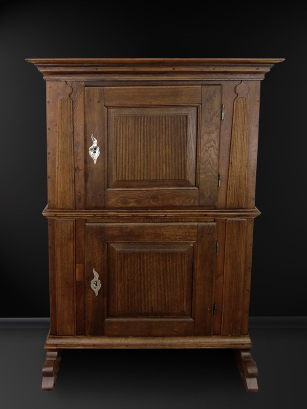 Barock Brotschrank Antikhof Brück aus Eiche in Braun mit Rillendekor, B/T/H: 101,0 x 52,0 x 147,0 cm - Bild 1