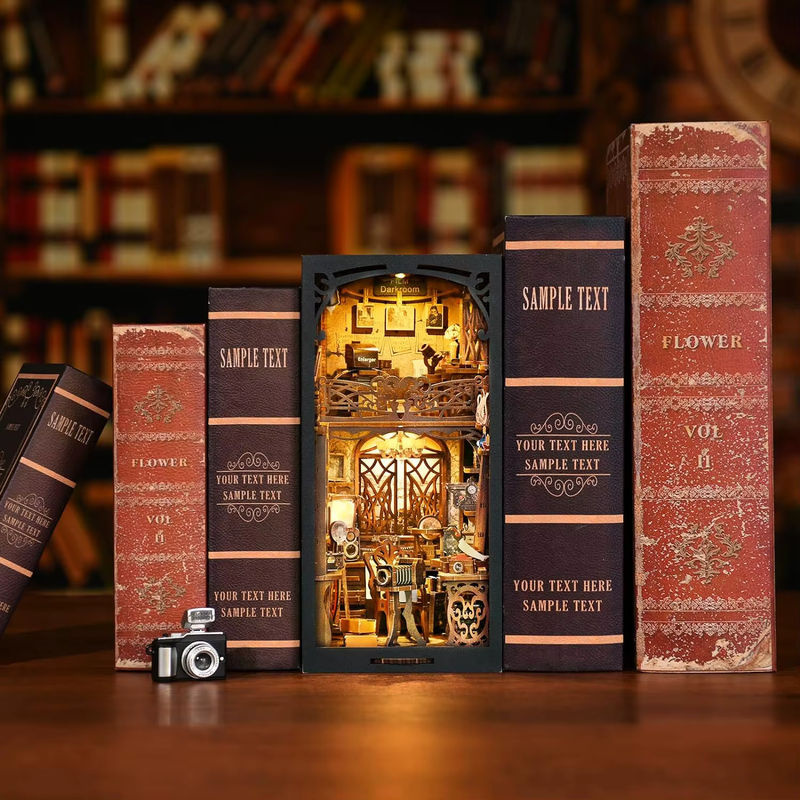 ATUBAN Book Nook Kit DIY Puppenhaus 3D Holzpuzzle als Vintage Bücherregal Einsatz in Orange und Mehrfarbig mit floralem Design - Bild 5