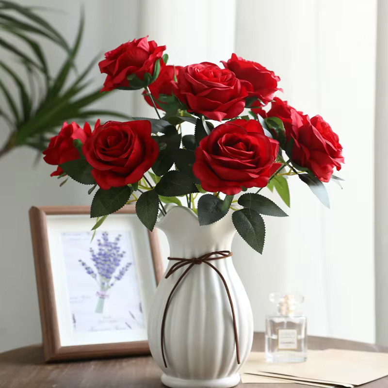 WQNJIN Künstliches Pfingstrosen Bouquet aus Seide in Beige und Rot für Hochzeit und Tischdekoration - Bild 2
