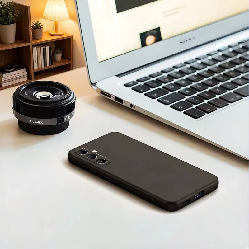 Samsung Galaxy A15 Flüssig-Silikon-Hülle in Schwarz und Beige mit Stoßfestem Körperschutz und Kameraobjektivschutz - Bild 4
