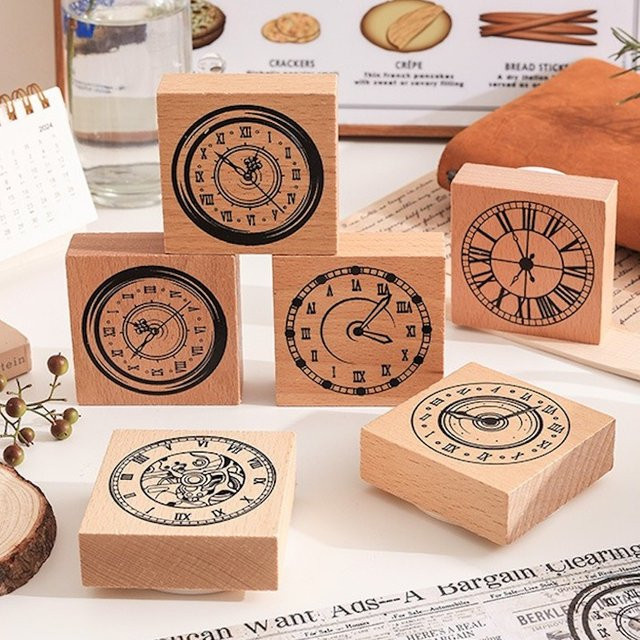 Hobbisland Holzstempel mit römischen Buchstaben und Zifferblatt für Journaling, Scrapbooking und Bastelarbeiten in Braun - Bild 1